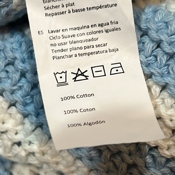 Crocheted Cropped Top Juniors (M) - Picture 7 of 7